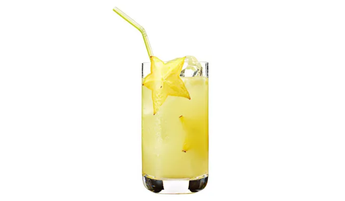 Carambola cocktail