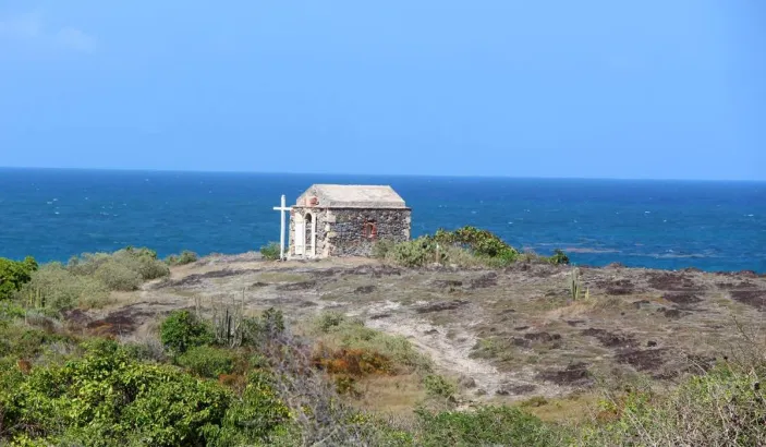 Chapelle sur les hauteurs du Marin