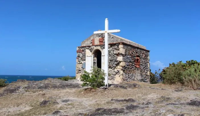 Chapelle sur les hauteurs du Marin