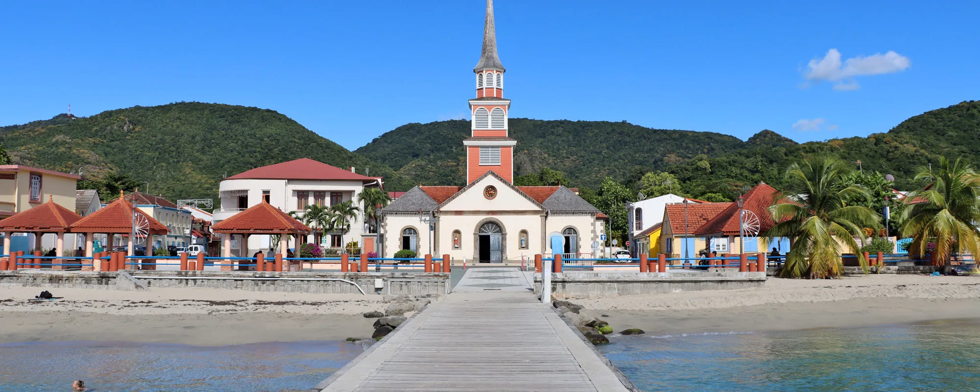 Church of Les Anses d'Arlet in front of the beach bearing the same name
